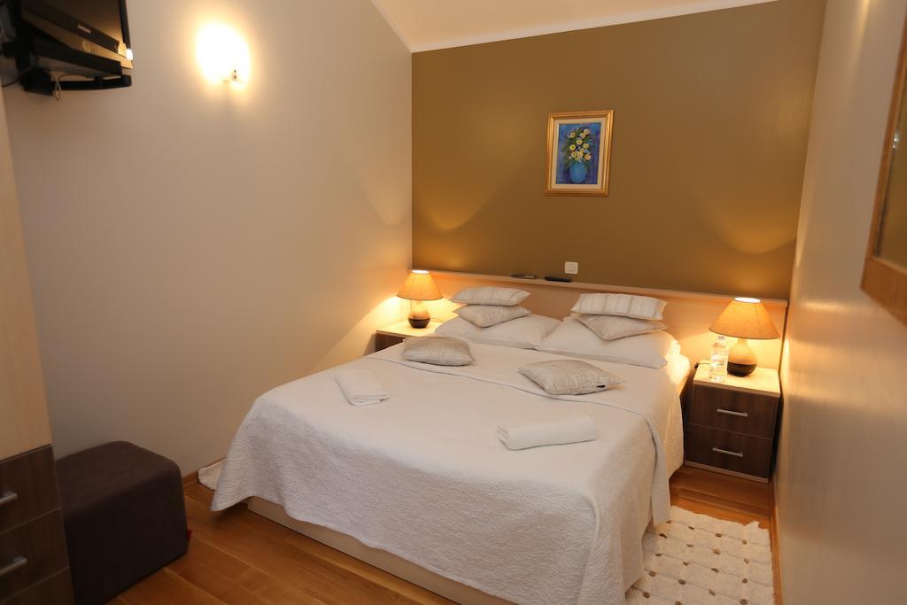 Apartments Lavica Beach Dumicic Podstrana Habitación foto