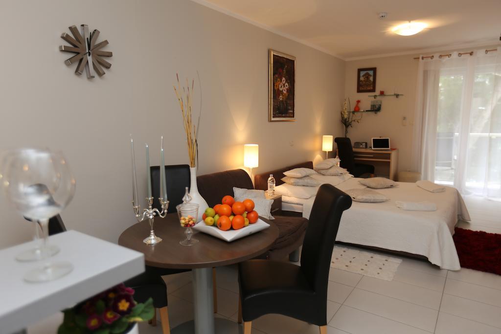 Apartments Lavica Beach Dumicic Podstrana Habitación foto