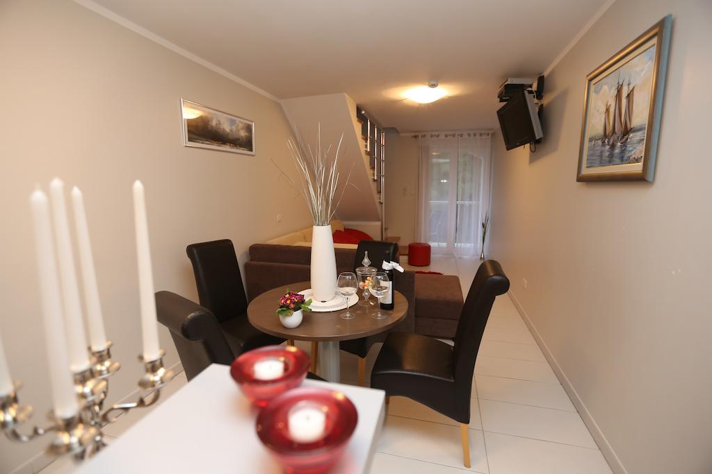 Apartments Lavica Beach Dumicic Podstrana Habitación foto